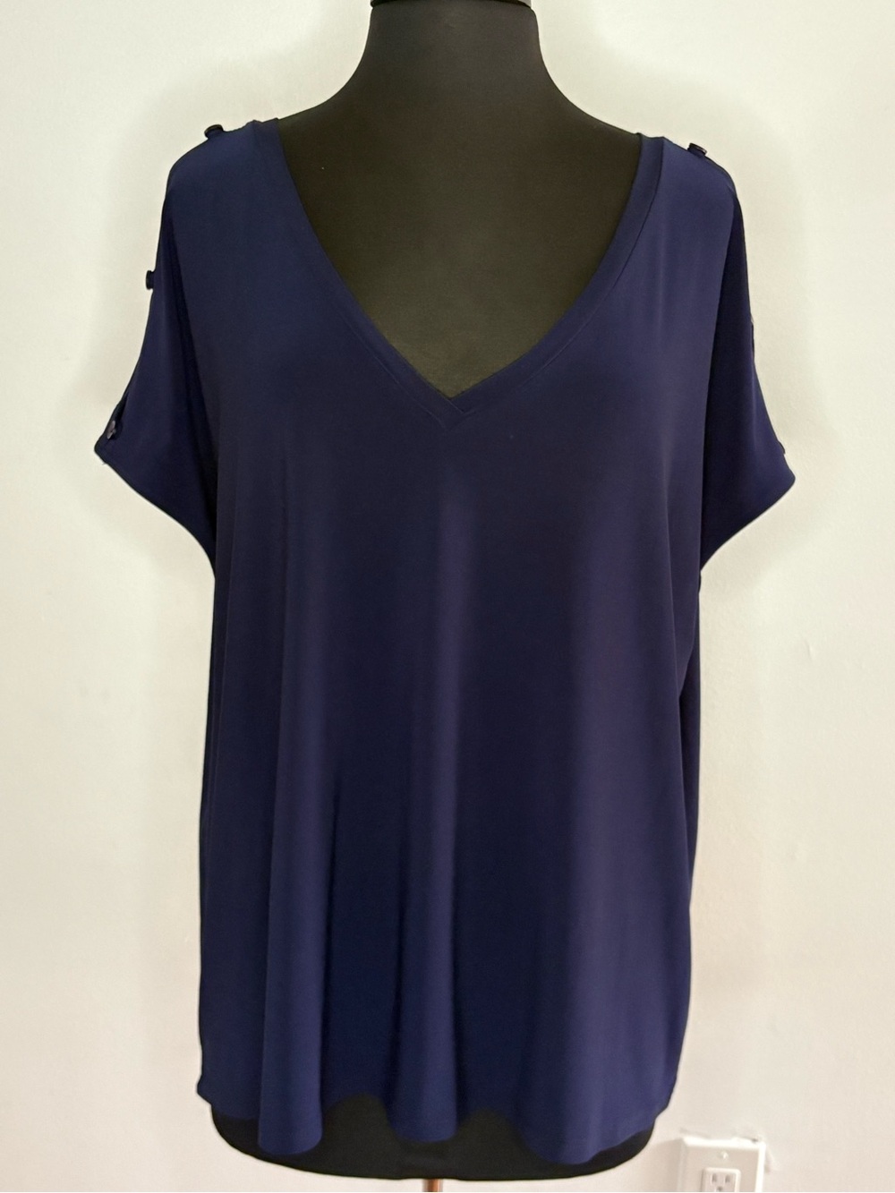 Last Tango Women’s Navy V-Neck Short Sleeve Top XL